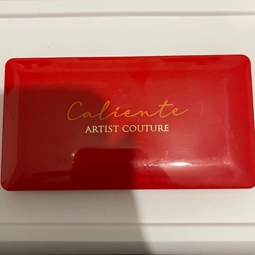 Artist Couture Caliente palette